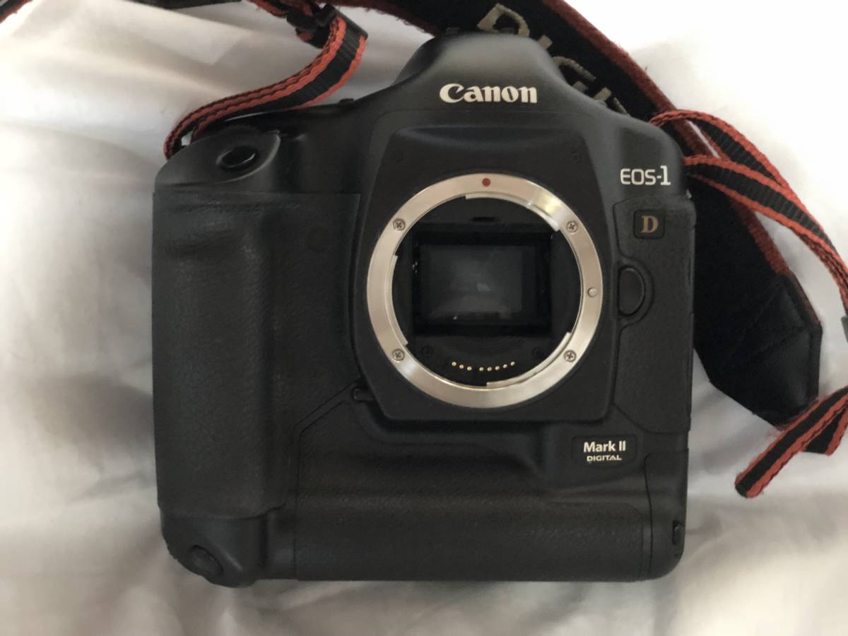 Canon キヤノン EOS-1D MarkⅡDIGTAL 本体 レンズ 三脚付で、届いたら 