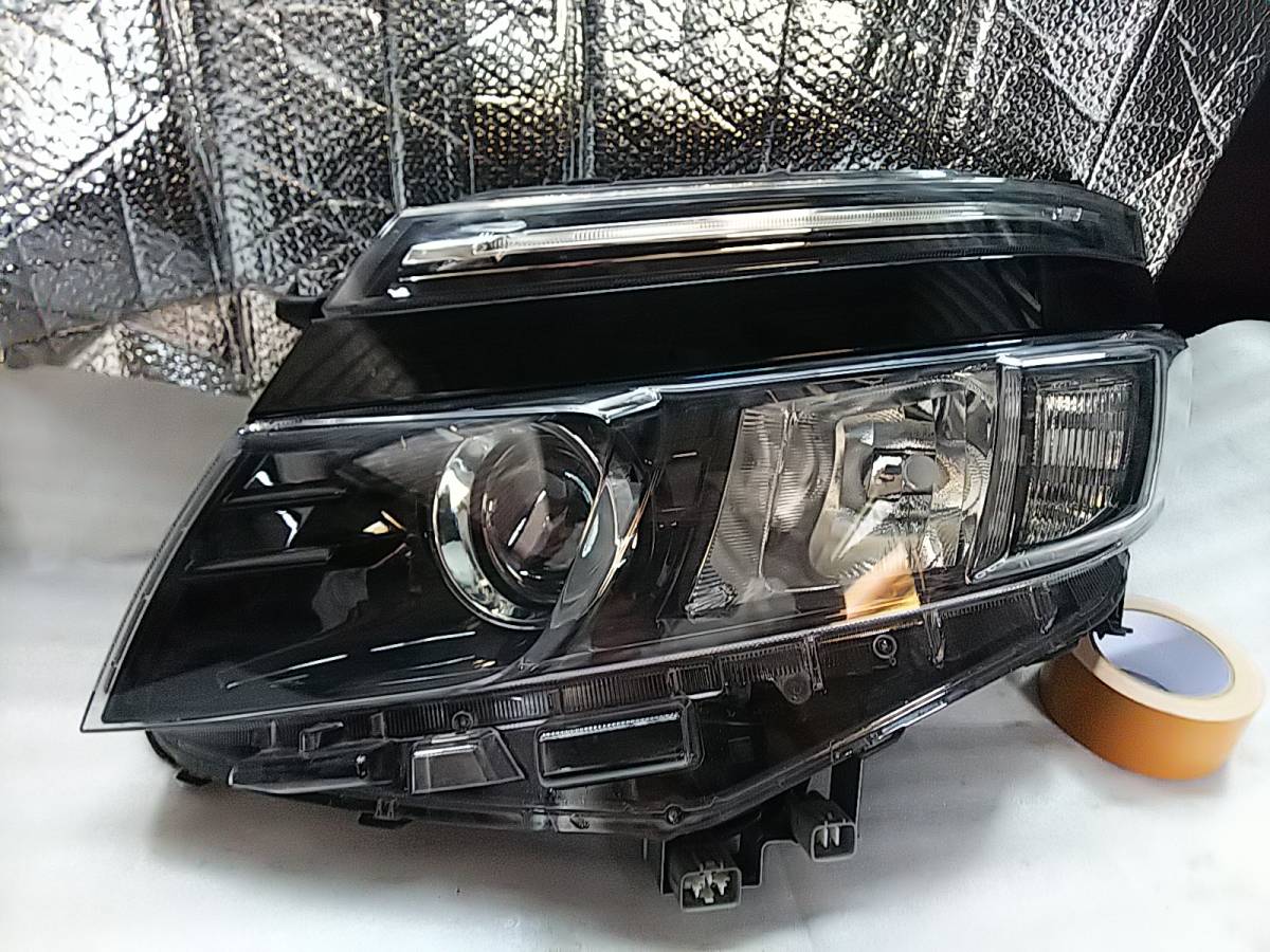 TOYOTA 純正 ヘッドランプ 81170-28D01 左のみ