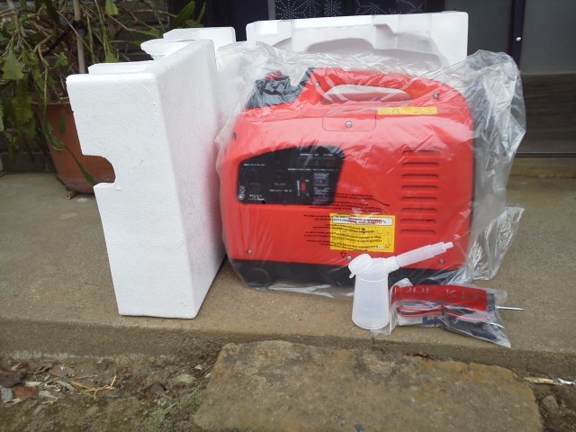 新古品 インバーター発電機 防災100V900W ポータブル XG-SF1000