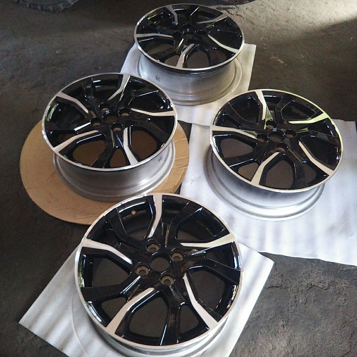 トヨタ ヴィッツ RS 純正ホイール 16インチ 1.5 タイヤ セット 4穴 軽 