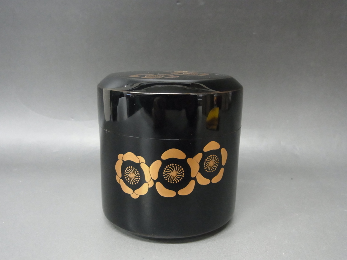 ◇白峰造 溢梅蒔絵 面中次棗 「雪吹」 抹茶入 薄茶器 茶器 木製漆器
