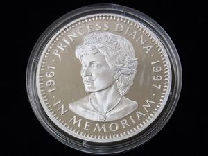 リベリア 20ドル 銀貨のYahoo!オークション(旧ヤフオク!)の相場 