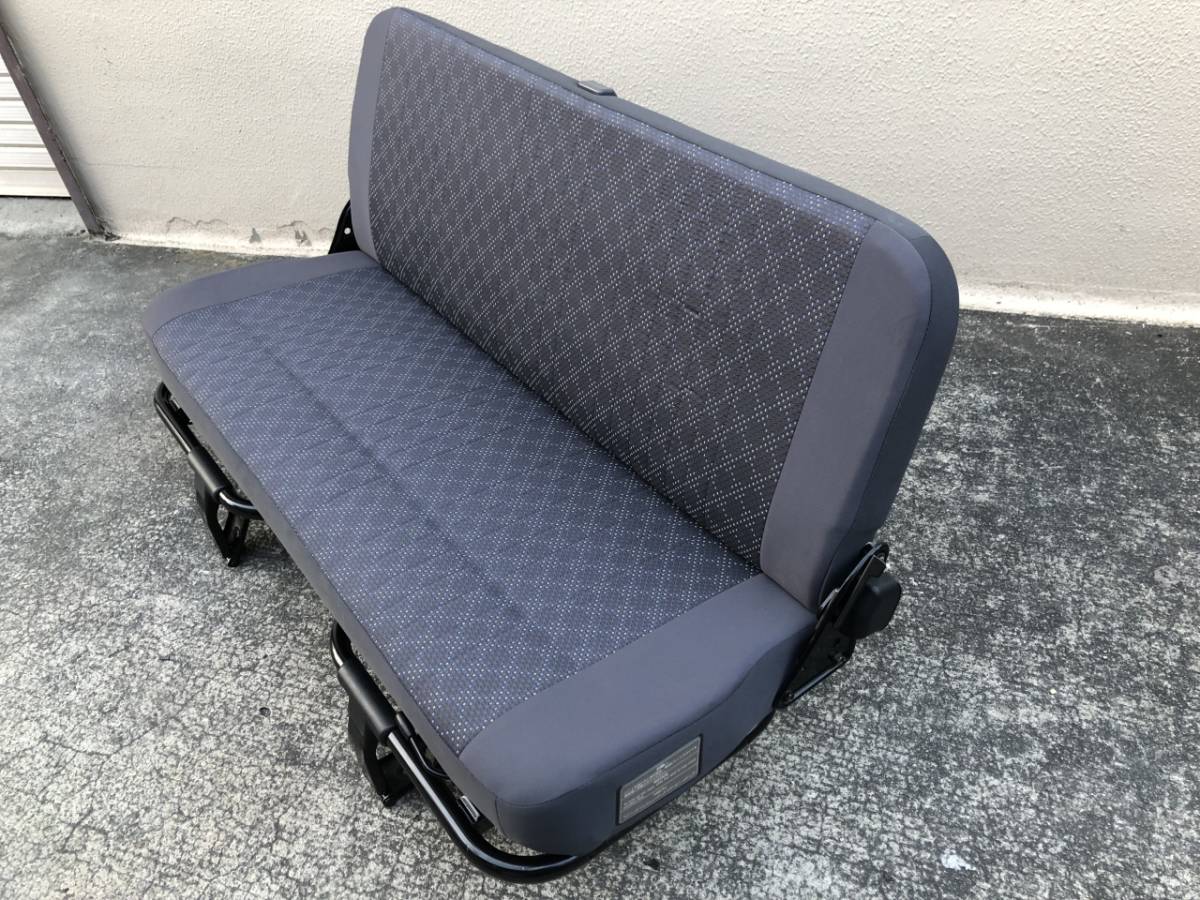 キャラバン E25 後期 純正 セカンドシート 良品