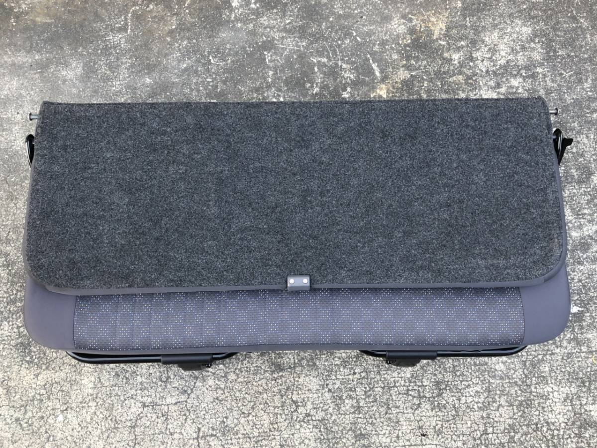 キャラバン E25 後期 純正 セカンドシート 良品