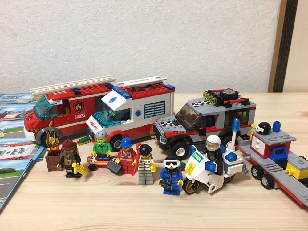 送料無料☆レゴ(LEGO)シティ LEGO60023 LEGO4433 消防車、救急車、白バイ、バイクキャリアー車