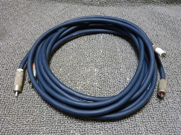 驚きの破格値，正規品 Accuphase RCAケーブル アキュフェーズ RCAケーブル ペア 約3m 品(RCAケーブル)｜売買されたオークション情報、yahooの商品情報をアーカイブ公開 - オークファン RCAケーブル