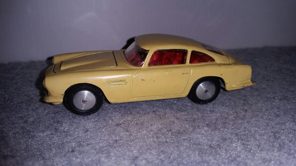 60～70年代 ミニカー コーギー アストンマーチン DB4 当時物 CORGI TOYS イギリス製 コーギー DB5 | DBS 0 メルカリ