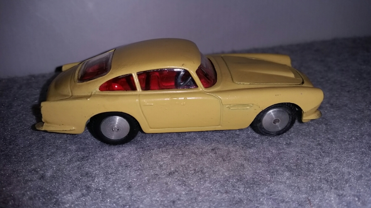 60～70年代 ミニカー コーギー アストンマーチン DB4 当時物 CORGI TOYS イギリス製 コーギー DB5 | DBS 0 メルカリ