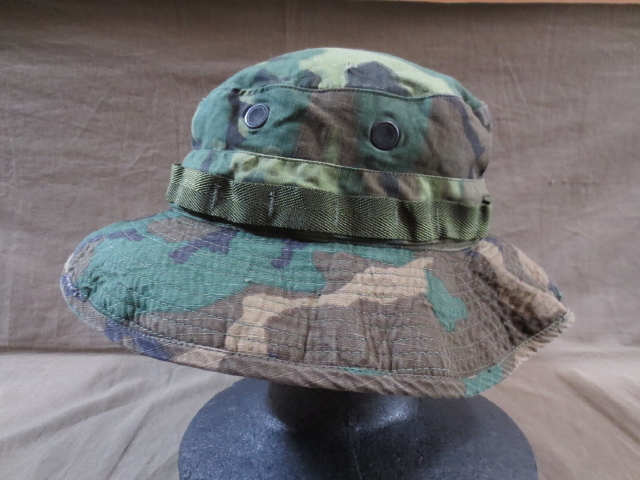 デザインはLC系！アメリカの軍服海軍グリーンリーフ迷彩ジャケット 