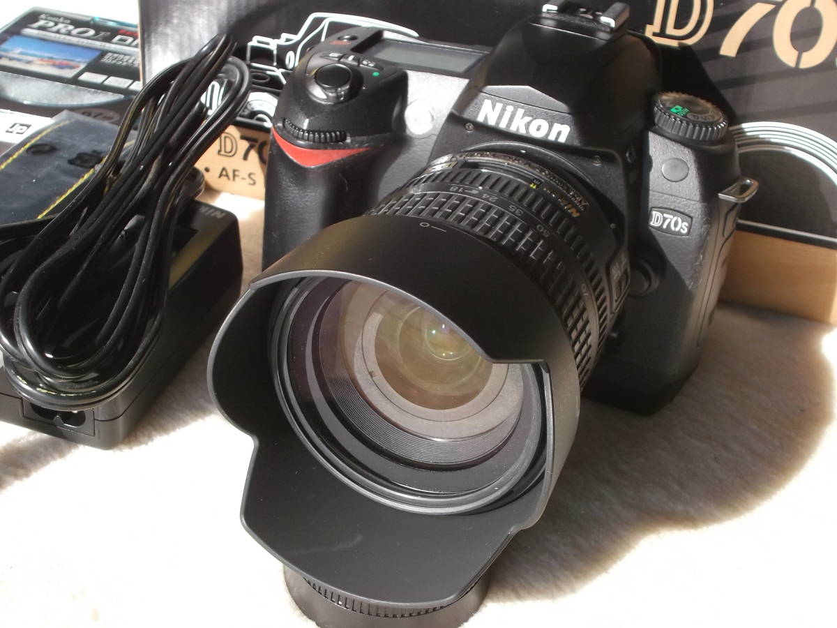 Nikon D70 | DX 18-70mm デジタル一眼レフカメラ [AF-S D70s AF-S レンズ