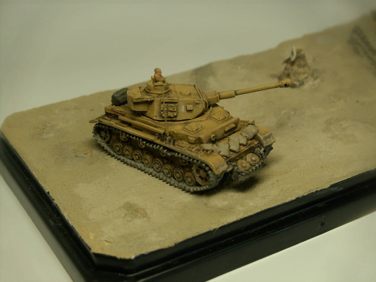 1 144 4号戦車 ８８ｍｍ砲 北アフリカ戦線ジオラマ 完成品 売買されたオークション情報 Yahooの商品情報をアーカイブ公開 オークファン Aucfan Com