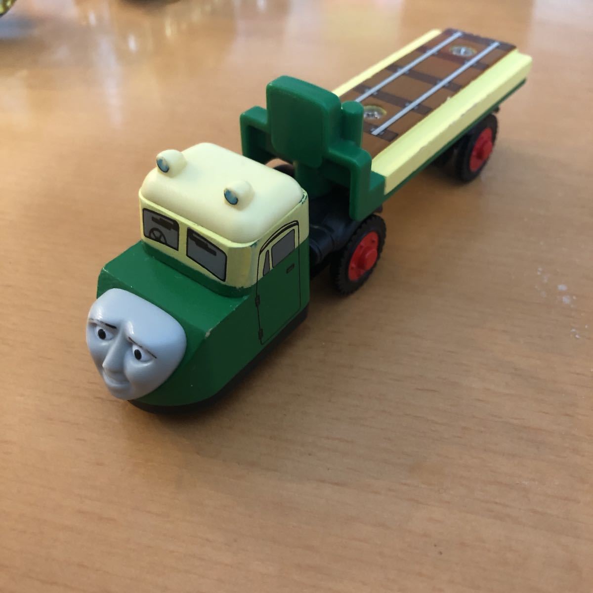 マージ 木製トーマスシリーズ MADGE ラーニングカーブ きかんしゃ