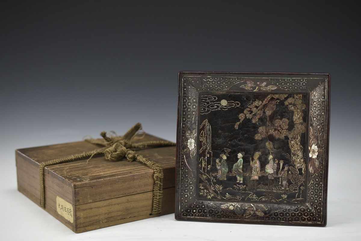 豊富な，新作 三生蔵 時代物 明 黒漆青貝螺鈿松下人物図塗四方盤 漆塗嵌螺鈿人物図塗四方盤 桐箱付属 螺鈿四方盆 中国古美術古玩骨董 M809266(盆)｜売買されたオークション情報、yahooの商品情報をアーカイ 盆