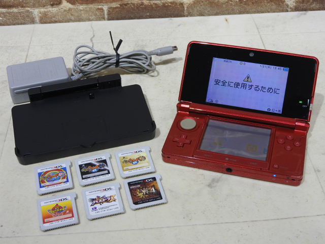売切 中古 任天堂 ニンテンドー3DS CTR-001(JPN) メタリックレッド ソフト6点・充電台等おまけ 現状渡し その2