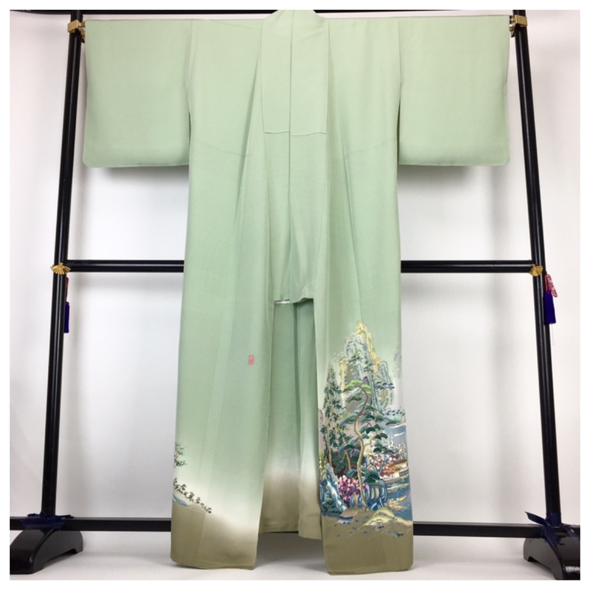 きもの金の蔵屋】 しつけ付き 未使用 正絹 色留袖セット 『寺さし新一』 本場加賀友禅 作家 落款付き 夏虫色 袋帯セット 三つ紋 風景画