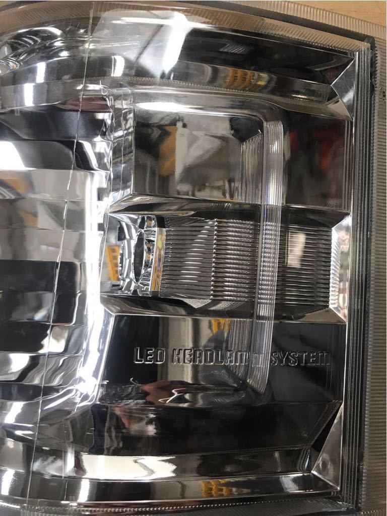 ハイエース 200系 ヘッドライト 左 純正 トヨタ LED 4型 左ヘッド