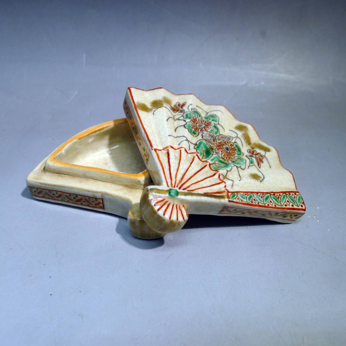  kk619 仁清 扇形 香合 茶道具 色絵 時代物 共箱有り(その他)｜売買されたオークション情報、yahooの商品情報をアーカイブ公開 - オークファン 陶磁一般