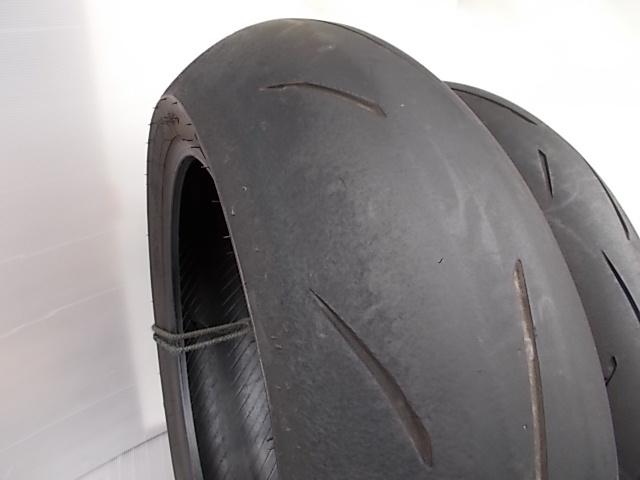 【中古】ダンロップ α-13SP 17インチ 前後タイヤセット ダンロップ α13SP Z 120/70ZR17 200/55ZR17 中古 前後セット