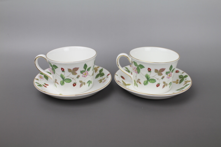 格安，爆買い WEDGWOOD ウェッジウッド カップ＆ソーサー ペア ワイルドストロベリー WILD STRAWBERRY コーヒーカップ ティーカップ 28998-2(ウェッジウッド)｜売買されたオークション情報、yahooの商品情報をアー ウェッジウッド