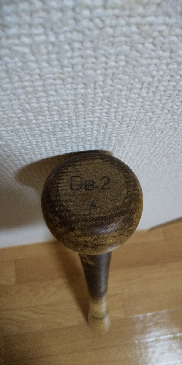○楽天イーグルス☆プロ野球選手支給木製バット・渡辺 直人 バット実使用品
