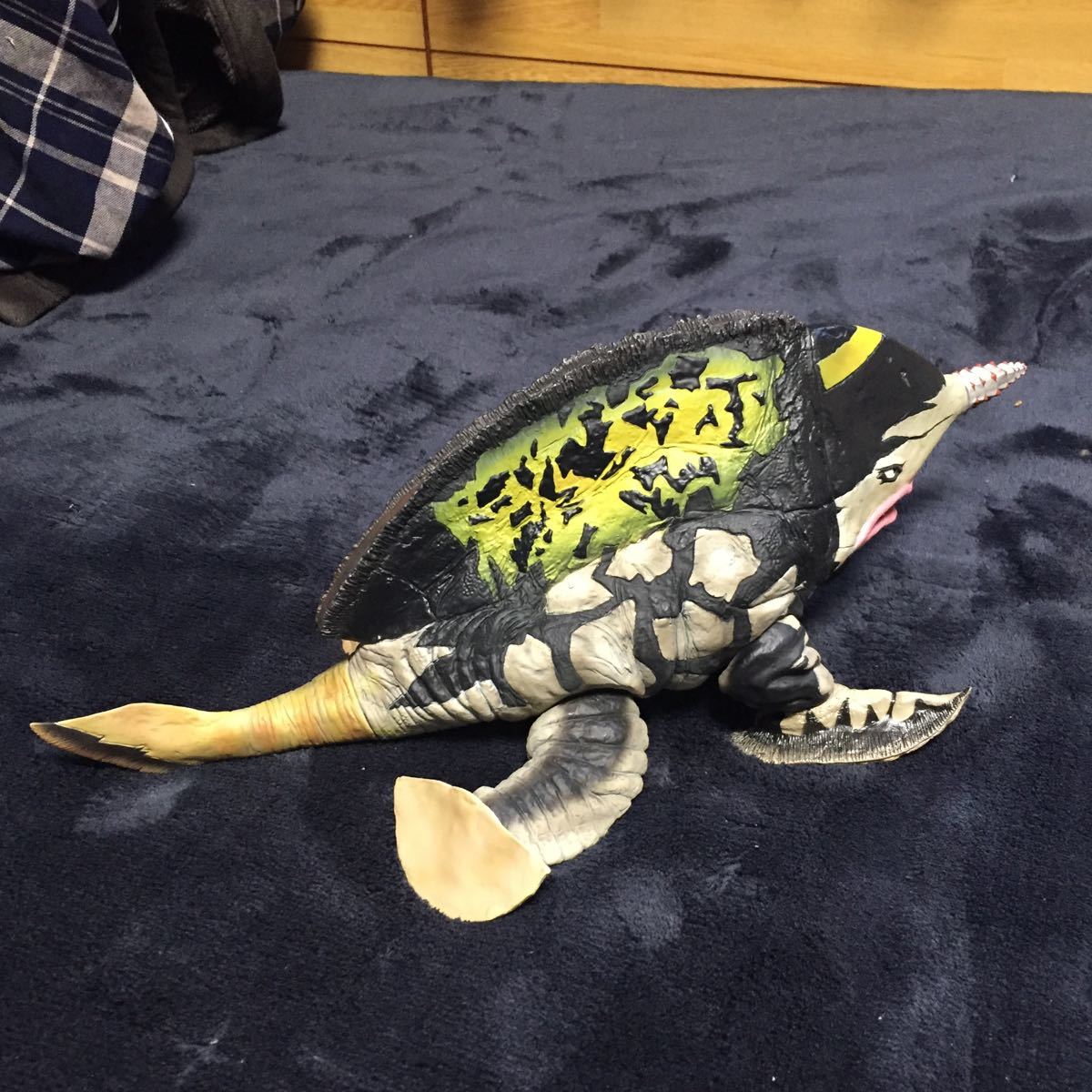 Yahoo!オークション - 「大怪獣シリーズ グビラ」ウルトラマン
