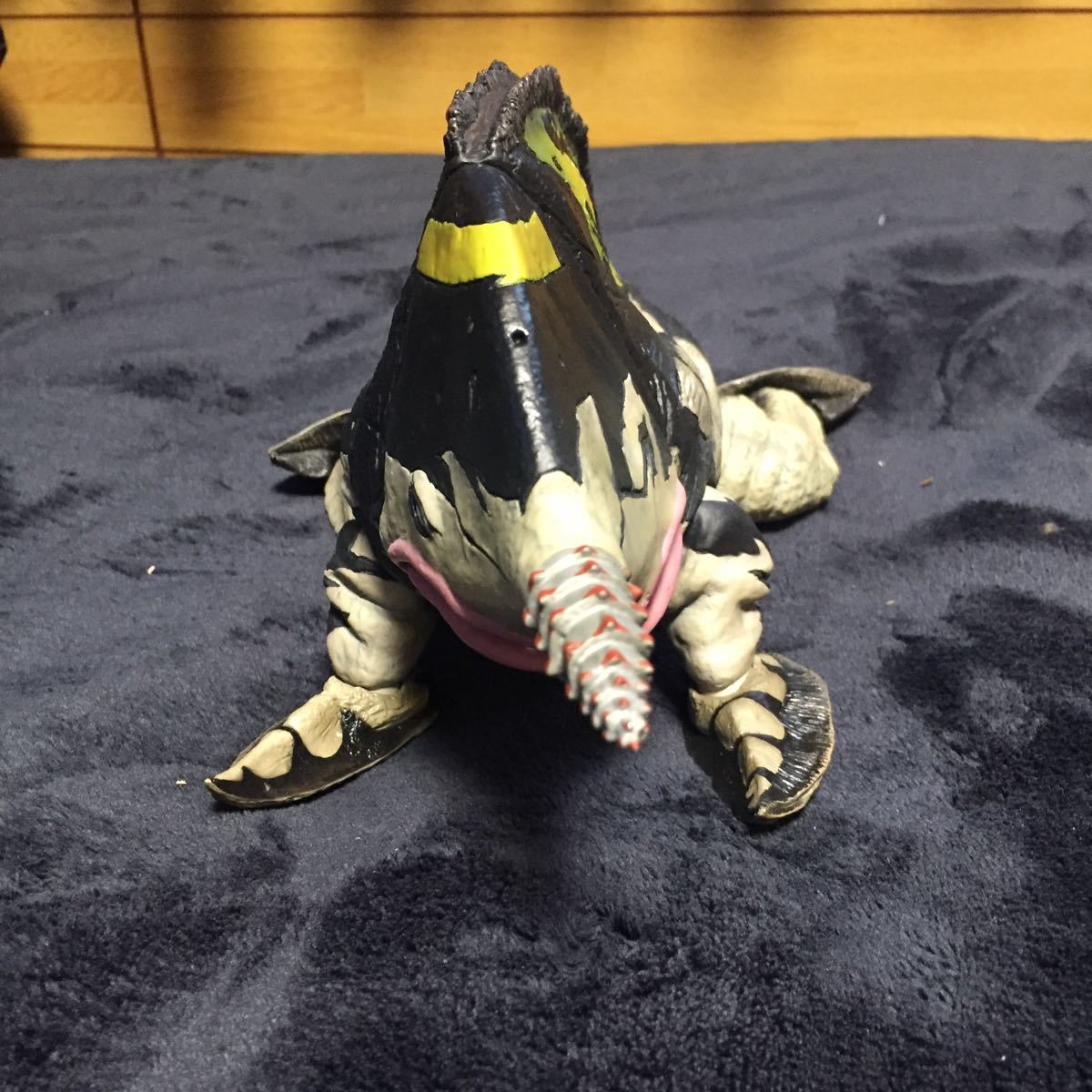 Yahoo!オークション - 「大怪獣シリーズ グビラ」ウルトラマン