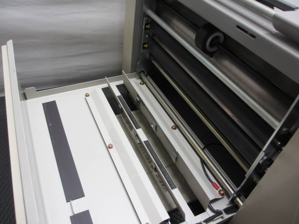 自動紙折機】 RISO/理想化学 R-31 II 通電確認済み