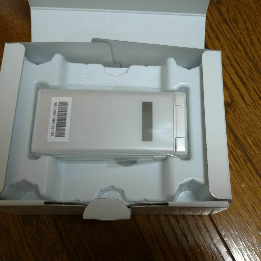 ソフトバンク　DIGNOケータイ2　701KC_2