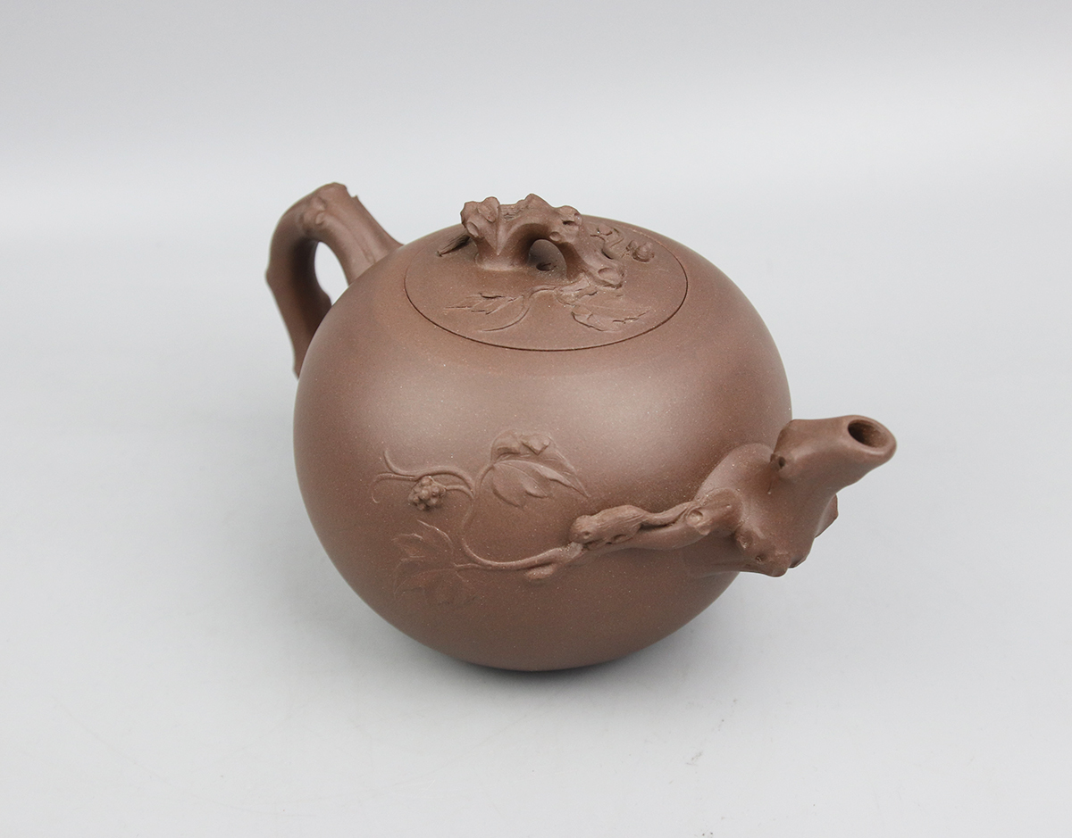 「葡萄 - Yahoo!オークション 煎茶道具 唐物 宇KF504 朱泥急須 葡萄栗鼠細工 愛華 中国宜興 栗鼠」中国、朝鮮半島 (陶芸) の 栗鼠」の落札相場・落札価格 2026年最新Yahoo!オークション ｜骨董品買取