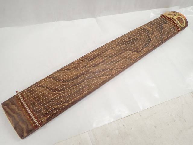 大人気 琴 13弦 すだれ彫 並甲 鶴松金彩蒔絵 鶴と松の金彩蒔絵入 &equiv; 57236-1(筝、琴)｜売買されたオークション情報、yahooの商品情報をアーカイブ公開 - オークファン 筝、琴