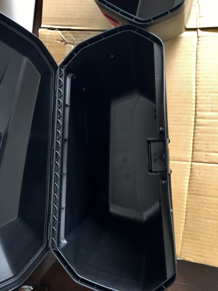 GIVI E22 パニアケース 中古 使用2回 美品 E22 パニアケース GIVI E22 パニアケース 中古 使用2回 美品 E22 パニアケース