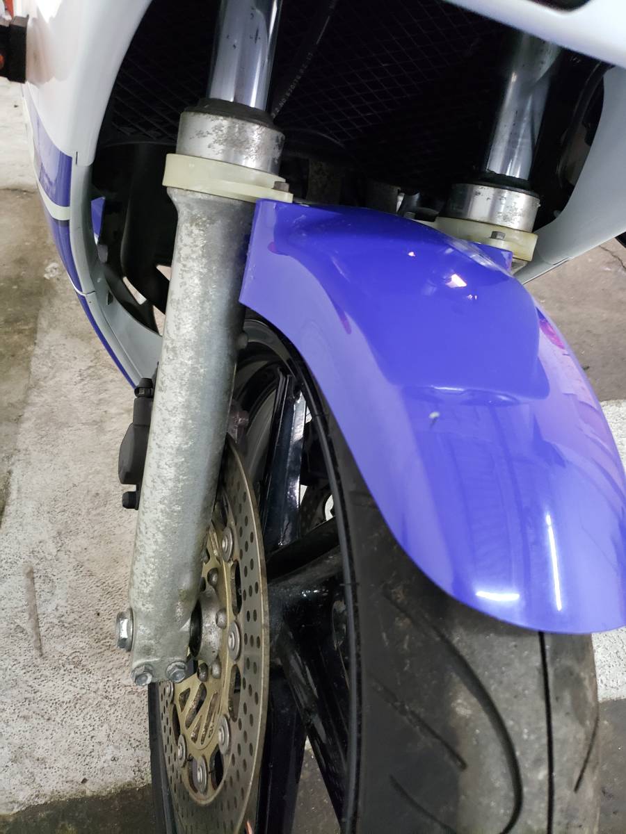 CBR400RR(NC29)はV4と直4が合体したファイナルウェポン！このバイク