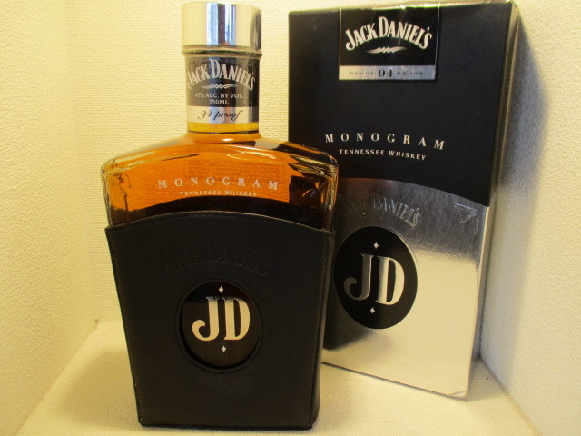 Jack Monogram Daniel's Tennessee Whiskey - 750ml and Daniels