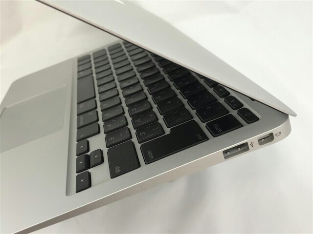 じゃんぱら渋谷宇田川店】Apple MacBook Air 11インチ 128GB MC506J/A