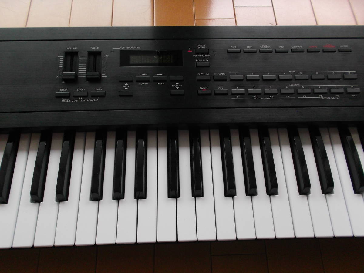 動作OKRoland D-10 デジタルシンセサイザー D-50兄弟機 動作OK Roland