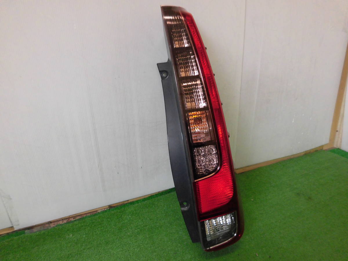 ノア エスクァイア トヨタ ZRR80 ヴォクシー ZRR85 0 ZWR80 純正 即決有 中古 ☆即決有 ZRR80&frasl;ZRR85&frasl;ZWR80 ヴォクシー⁄ノア⁄エスクァイア 後期 トヨタ純正