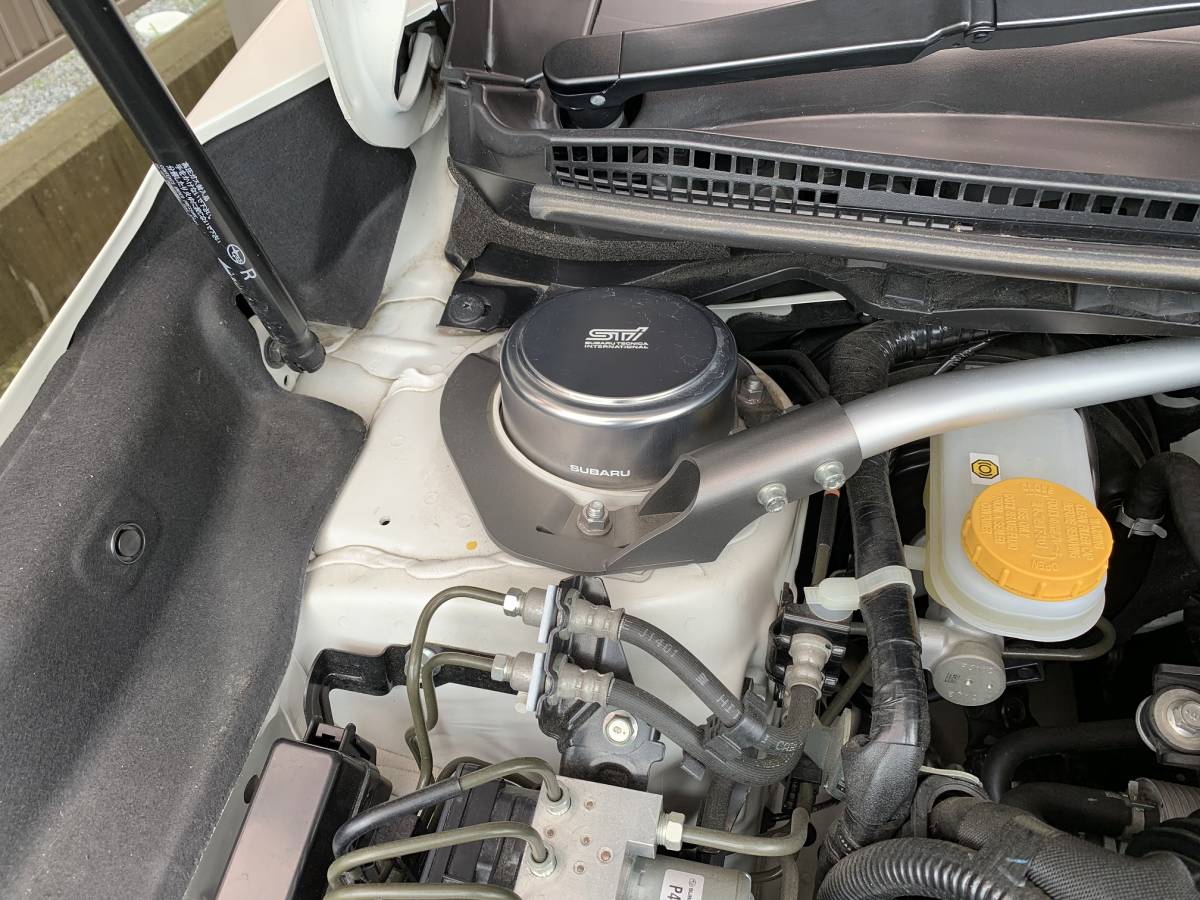 レヴォーグ　アッパーマウントカバー(ステンレス＆シリコン１台分セット） WRX S4 レヴォーグ レヴォーグ・VM）by アッパーマウントカバー レヴォーグVM Yahoo!オークション 自作