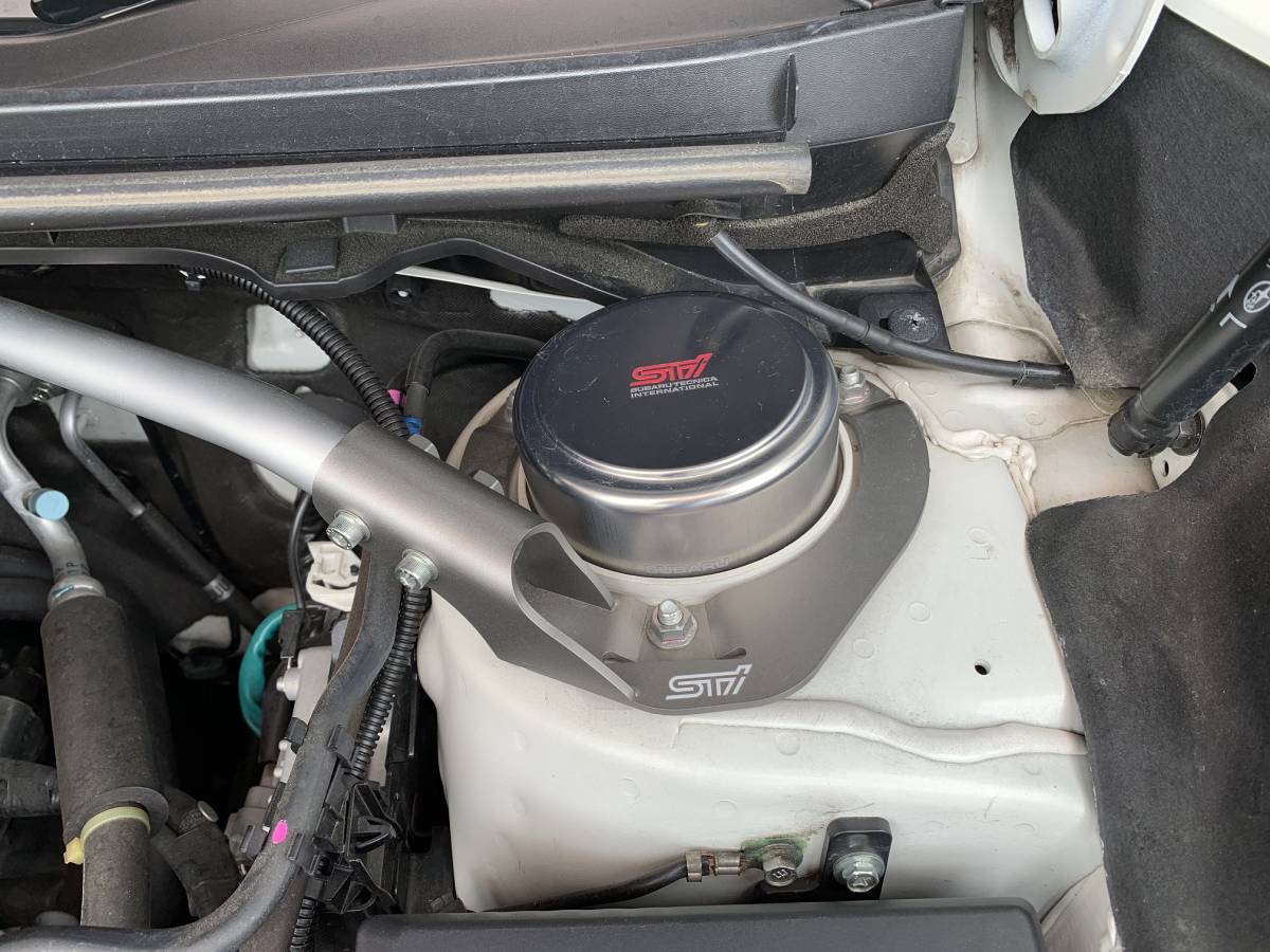 レヴォーグ　アッパーマウントカバー(ステンレス＆シリコン１台分セット） WRX S4 レヴォーグ レヴォーグ・VM）by アッパーマウントカバー レヴォーグVM Yahoo!オークション 自作