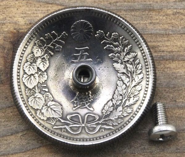 ◇コンチョ ネジ式 日本古銭 竜50銭 銀貨 竜面 シルバー 30mm 五十銭