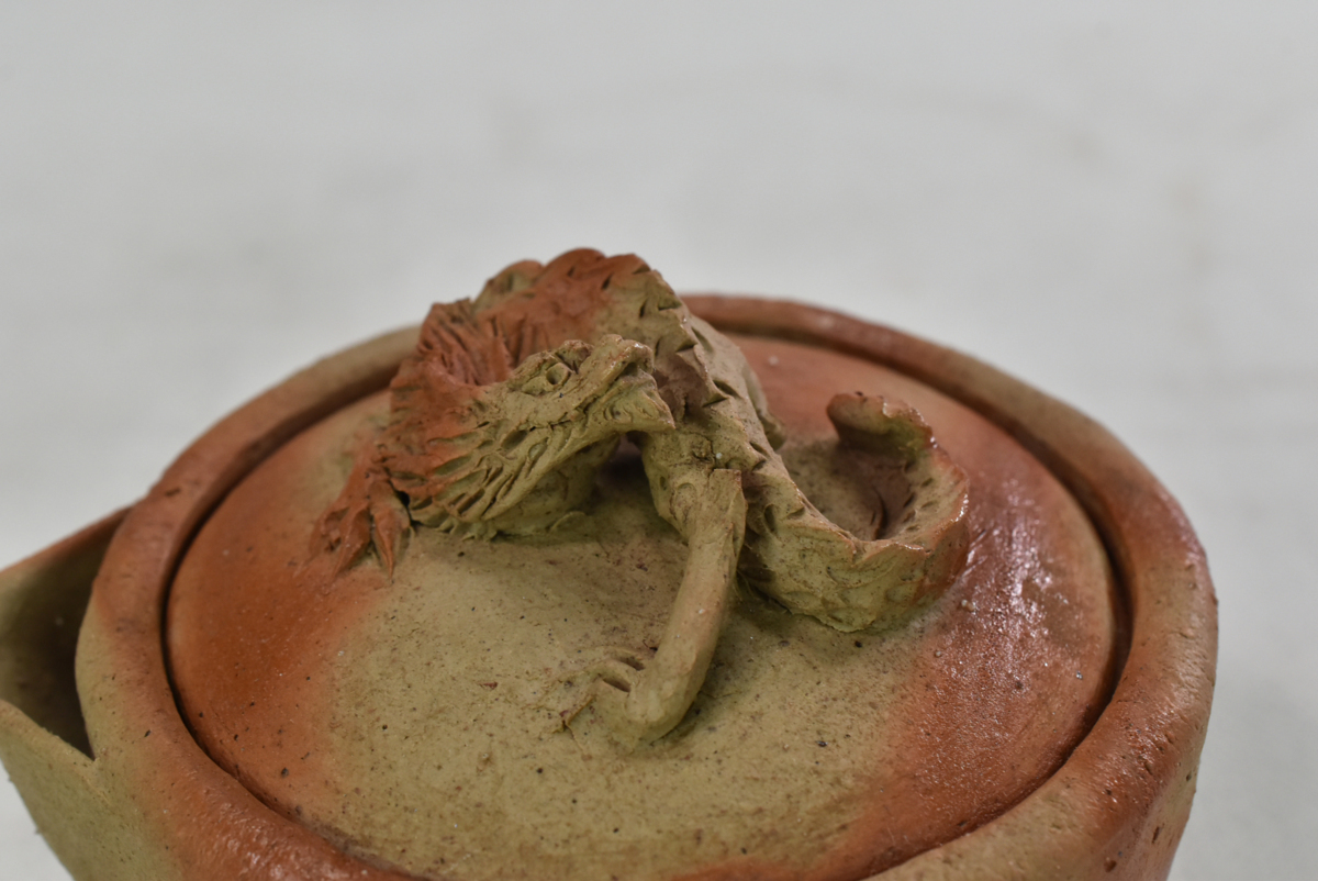 織部宝瓶 三生蔵 名工 手造備前焼 龍摘蓋宝瓶 手捻り陶器 泡瓶 煎茶具 急須 水次 水注 箱付 煎茶道具 日本古玩骨董 F901488 「かぶせ茶」付き ほうひん 泡瓶 松本央 伊賀焼