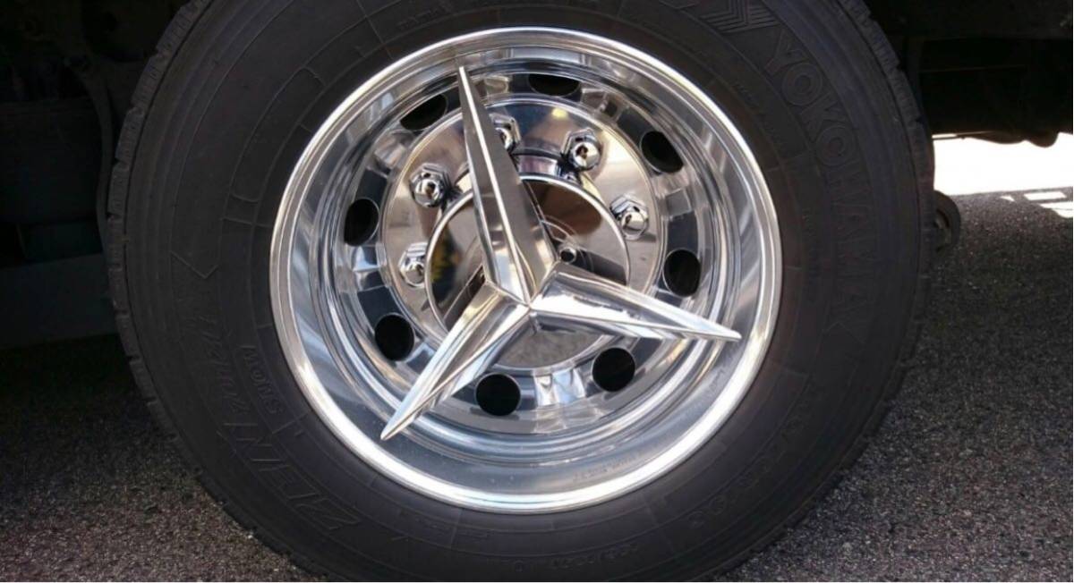 鏡面ステンレス製 大型低床車用 19.5インチ ホイールスピンナー 4個