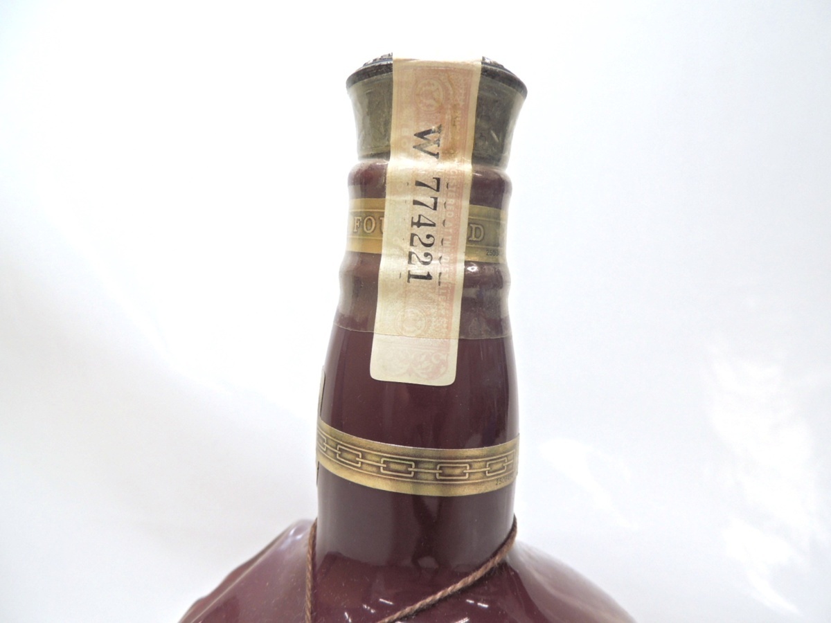 ロイヤルサルート 21年 赤 700ml 陶器ボトル ウイスキー SALUTE 赤陶器 未開栓 飲料 0 ROYAL ♪A350 陶器 IY97103E ロイヤル