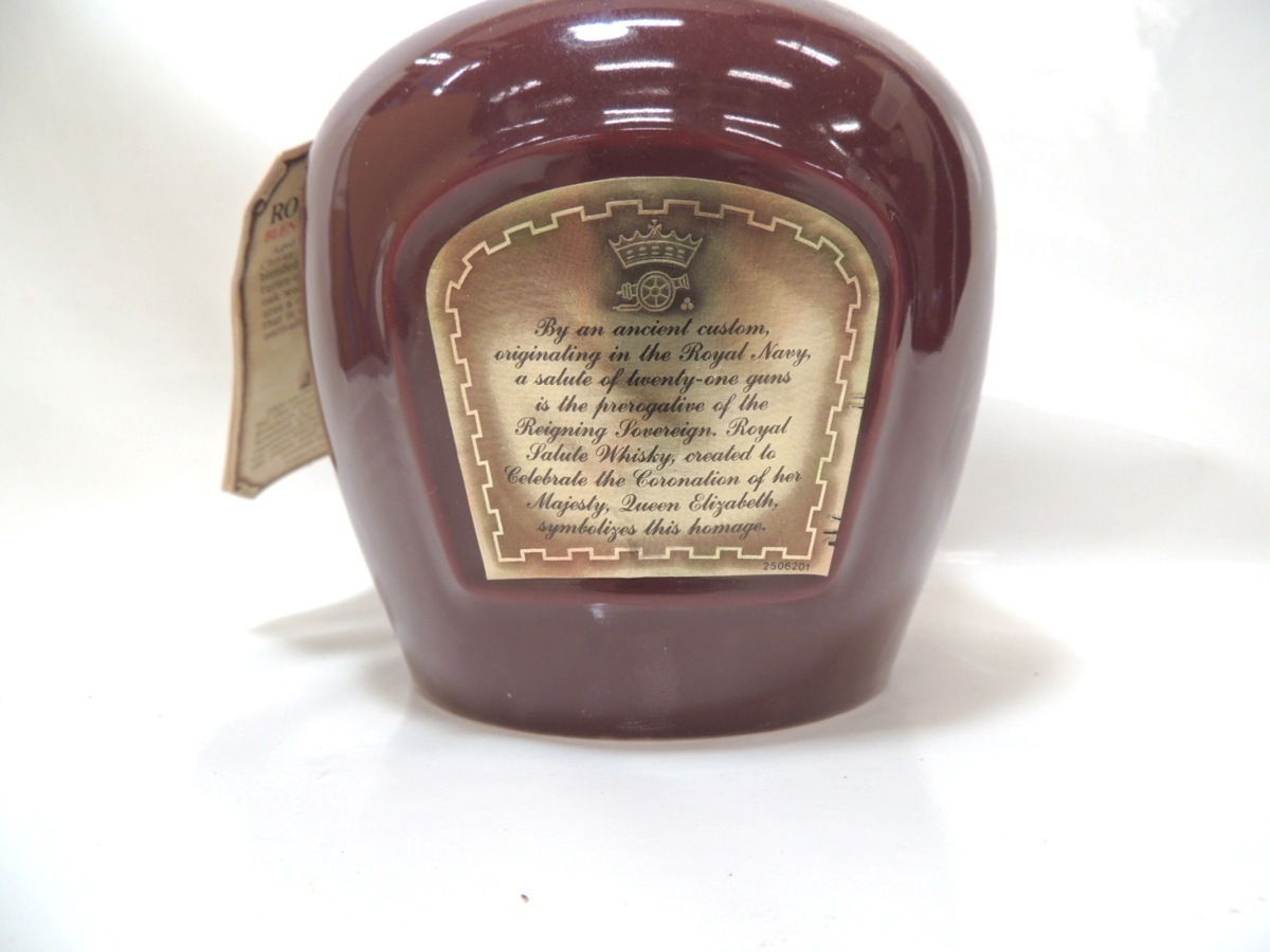 ロイヤルサルート 21年 赤 700ml 陶器ボトル ウイスキー SALUTE 赤陶器 未開栓 飲料 0 ROYAL ♪A350 陶器 IY97103E ロイヤル
