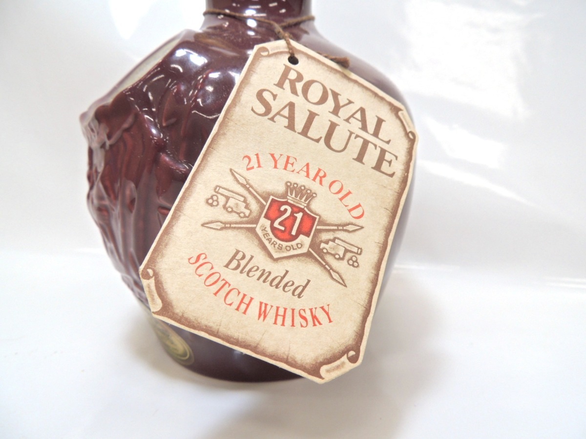 ロイヤルサルート 21年 赤 700ml 陶器ボトル ウイスキー SALUTE 赤陶器 未開栓 飲料 0 ROYAL ♪A350 陶器 IY97103E ロイヤル