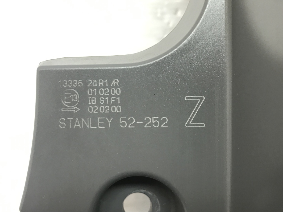 トヨタ アクア NHP10 前期 純正 右 テールライト STANLEY52-252 （1-94