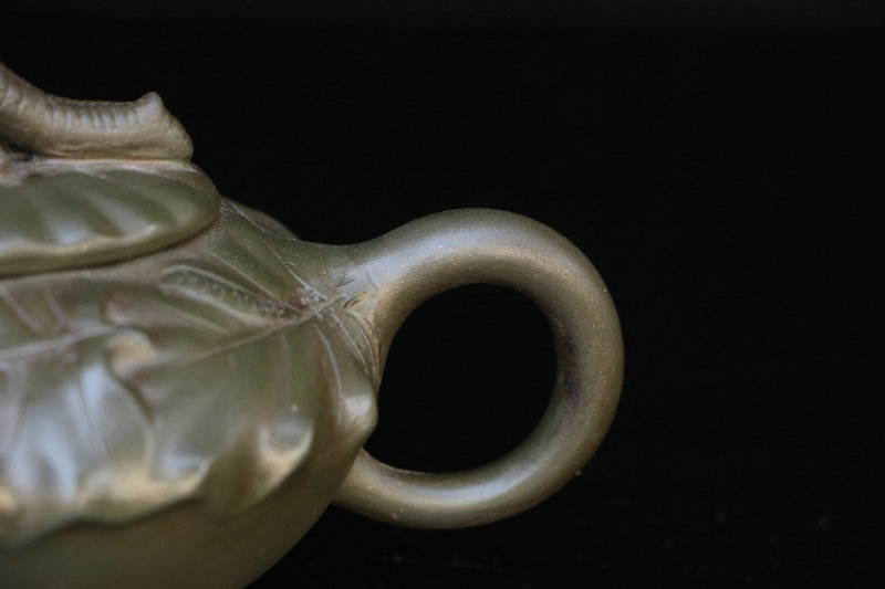 中国古玩 中国宜興紫砂壺 原鉱泥 手彫り ☆春蚕☆ 急須 茶壺 酒壺