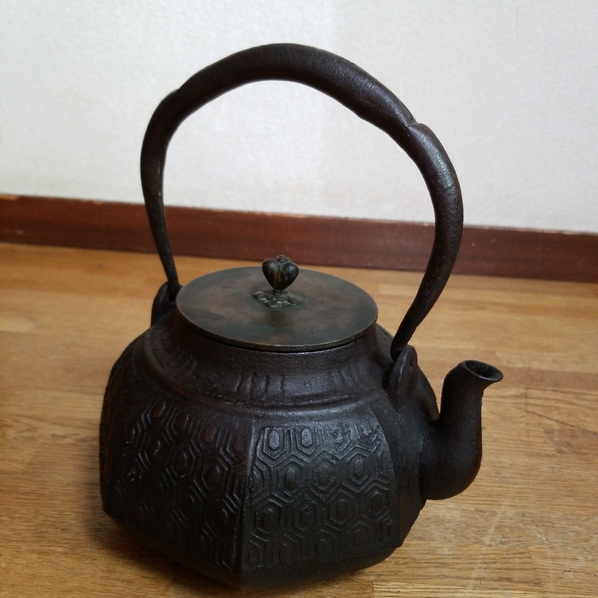 鉄瓶 金清堂造 煎茶道具 骨董 鉄瓶 金清堂 b 重さ1.92kg 蔵出し品 金属工芸品 茶道具 年代物 煎茶