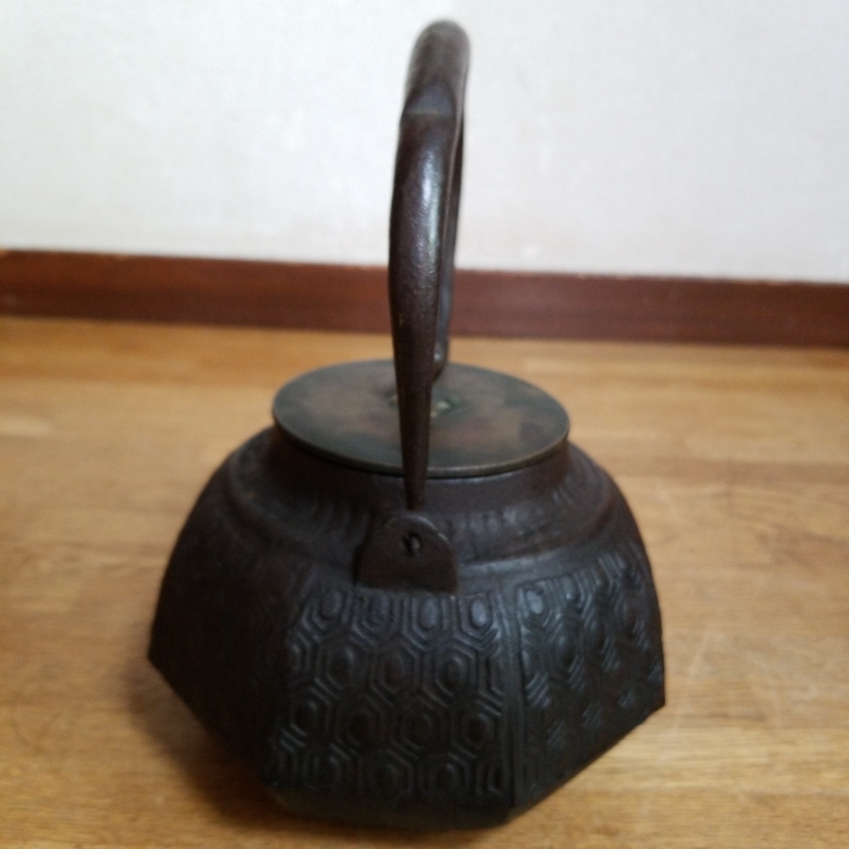 鉄瓶 金清堂 b 重さ1.92kg 蔵出し品 金属工芸品 茶道具 年代物 煎茶