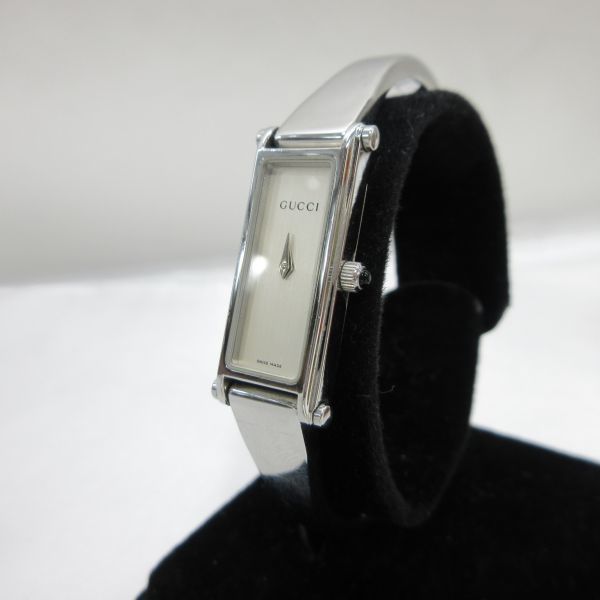 おすすめ Gucci グッチ 白文字盤 1500l Swiss Made レディース腕時計 高級腕時計 レクタンギュラー シルバーカラー Db0 女性用 売買されたオークション情報 Yahooの商品情報をアーカイブ公開 オークファン Aucfan Com