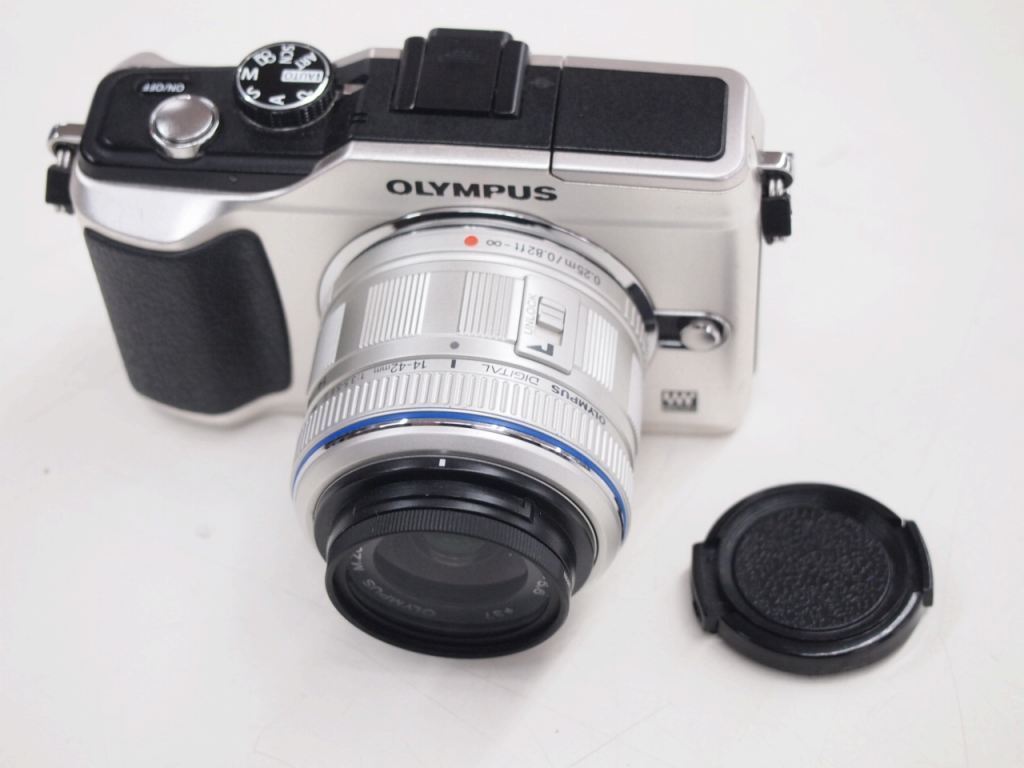 SONY D -NE20 ポータブルCDプレーヤー OLYMPUS (オリンパス) ミラーレス一眼カメラ PEN E-P3 ツインレンズ